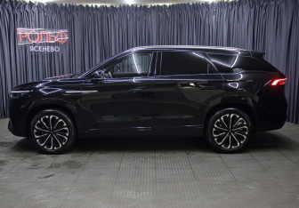 Подержанный автомобиль Jaecoo J8 2024 года (8 фото)