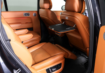 Подержанный автомобиль LiXiang L9 2023 года (11 фото)