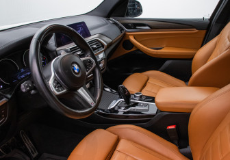 Подержанный автомобиль BMW X3 2021 года (10 фото)