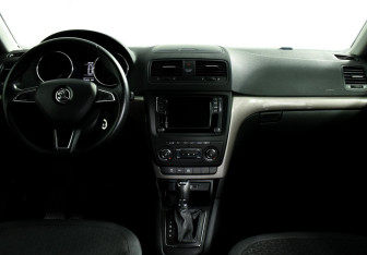 Подержанный автомобиль Skoda Yeti 2015 года (9 фото)