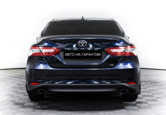 Подержанный автомобиль Toyota Camry Sedan 2019 года (6 фото)