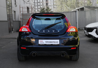Подержанный автомобиль Volvo C30 2009 года (5 фото)