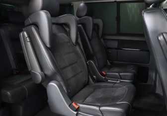 Подержанный автомобиль Volkswagen Multivan 2019 года (10 фото)