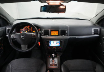 Подержанный автомобиль Opel Vectra Sedan 2007 года (11 фото)