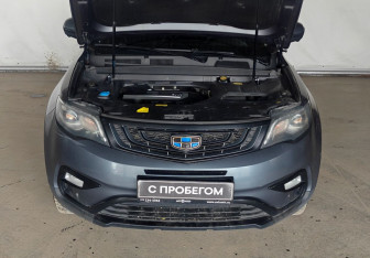 Подержанный автомобиль Geely Atlas 2021 года (18 фото)