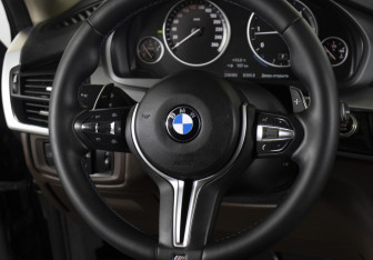 Подержанный автомобиль BMW X5 2015 года (15 фото)