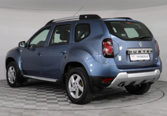 Подержанный автомобиль Renault Duster 2017 года (7 фото)