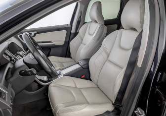 Подержанный автомобиль Volvo XC60 2016 года (20 фото)