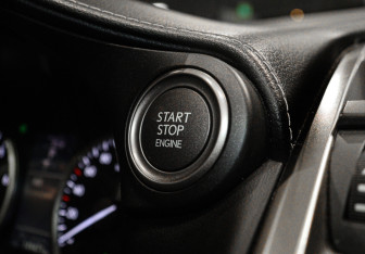 Подержанный автомобиль Lexus NX 2015 года (14 фото)