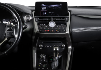 Подержанный автомобиль Lexus NX 2017 года (13 фото)