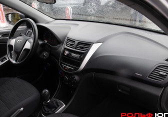 Подержанный автомобиль Hyundai Solaris Hatchback 2014 года (7 фото)