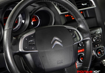 Подержанный автомобиль Citroen C4 Sedan 2013 года (12 фото)