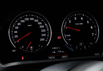 Подержанный автомобиль BMW X2 2019 года (11 фото)