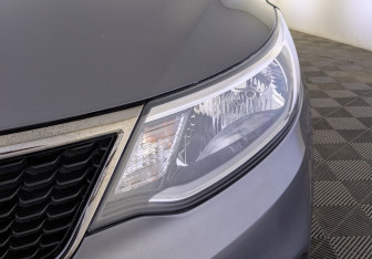 Подержанный автомобиль Kia Rio Sedan 2017 года (12 фото)