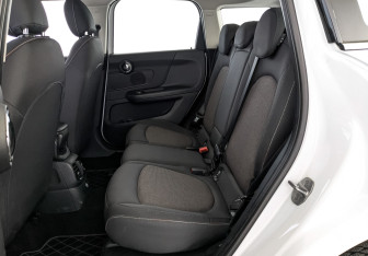 Подержанный автомобиль MINI Countryman 2018 года (18 фото)