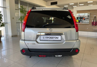 Подержанный автомобиль Nissan X-Trail 2008 года (5 фото)