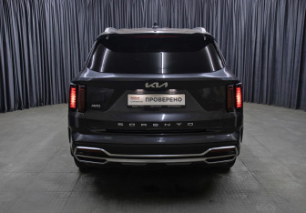 Подержанный автомобиль Kia Sorento 2021 года (6 фото)