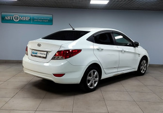 Подержанный автомобиль Hyundai Solaris Sedan 2012 года (5 фото)
