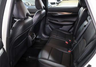 Подержанный автомобиль Infiniti QX50 2018 года (12 фото)