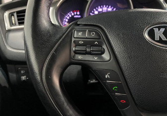 Подержанный автомобиль Kia Ceed Hatchback 2017 года (15 фото)