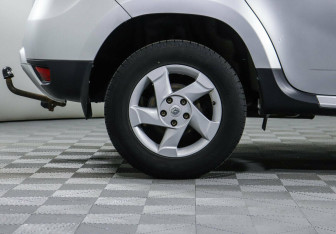 Подержанный автомобиль Renault Duster 2016 года (5 фото)