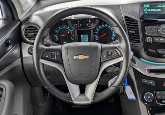 Подержанный автомобиль Chevrolet Orlando 2012 года (21 фото)