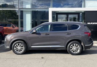 Подержанный автомобиль Hyundai Santa Fe 2021 года (8 фото)