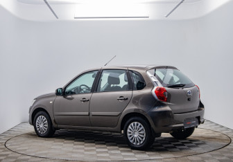 Подержанный автомобиль Datsun mi-DO 2015 года (7 фото)