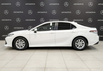 Подержанный автомобиль Toyota Camry Sedan 2018 года (8 фото)