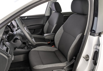 Подержанный автомобиль Skoda Rapid Liftback 2021 года (20 фото)