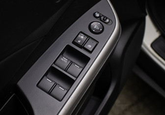 Подержанный автомобиль Honda CR-V 2013 года (23 фото)