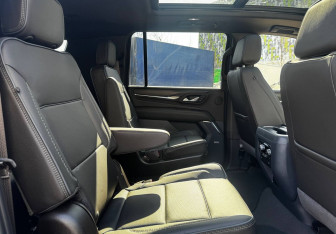 Подержанный автомобиль GMC Yukon 2023 года (11 фото)