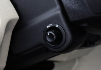 Подержанный автомобиль Land Rover Range Rover Sport 2013 года (19 фото)