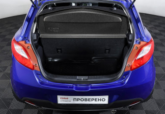 Подержанный автомобиль Mazda 2 Hatchback 2008 года (10 фото)