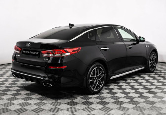 Подержанный автомобиль Kia Optima Sedan 2018 года (5 фото)