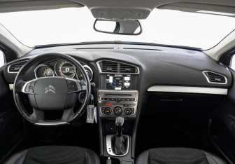 Подержанный автомобиль Citroen C4 Sedan 2017 года (14 фото)