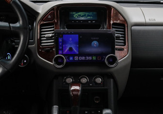 Подержанный автомобиль Mitsubishi Pajero 2005 года (11 фото)