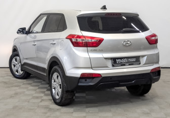 Подержанный автомобиль Hyundai Creta 2019 года (7 фото)