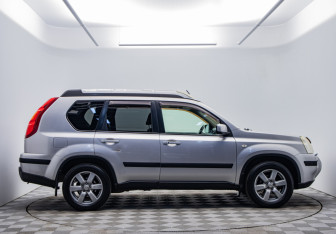 Подержанный автомобиль Nissan X-Trail 2008 года (4 фото)