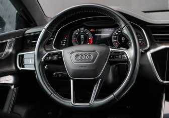 Подержанный автомобиль Audi A7 2020 года (13 фото)