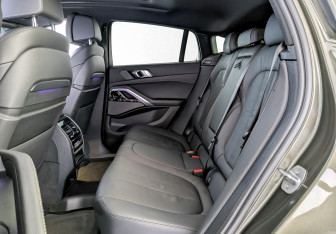 Подержанный автомобиль BMW X6 2020 года (12 фото)