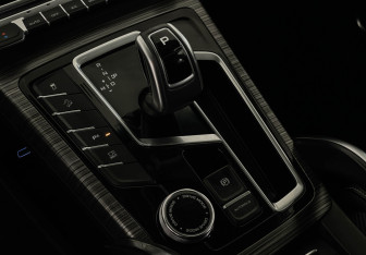 Подержанный автомобиль Geely Atlas Pro 2023 года (17 фото)