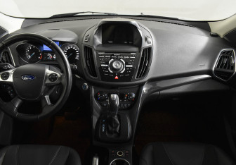 Подержанный автомобиль Ford Kuga 2014 года (10 фото)