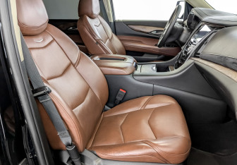 Подержанный автомобиль Cadillac Escalade Suv 2018 года (26 фото)