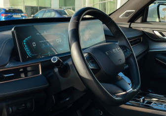 Подержанный автомобиль Exeed LX 2024 года (13 фото)