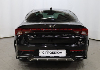 Подержанный автомобиль Kia K5 2021 года (5 фото)