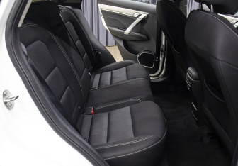 Подержанный автомобиль Geely Coolray 2023 года (12 фото)