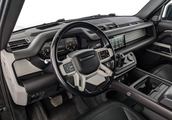 Подержанный автомобиль Land Rover Defender Suv 2020 года (16 фото)