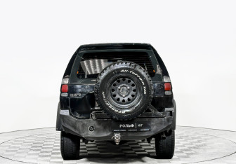 Подержанный автомобиль Mitsubishi Pajero Sport 2007 года (10 фото)