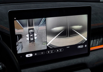 Подержанный автомобиль Zeekr 001 2023 года (26 фото)